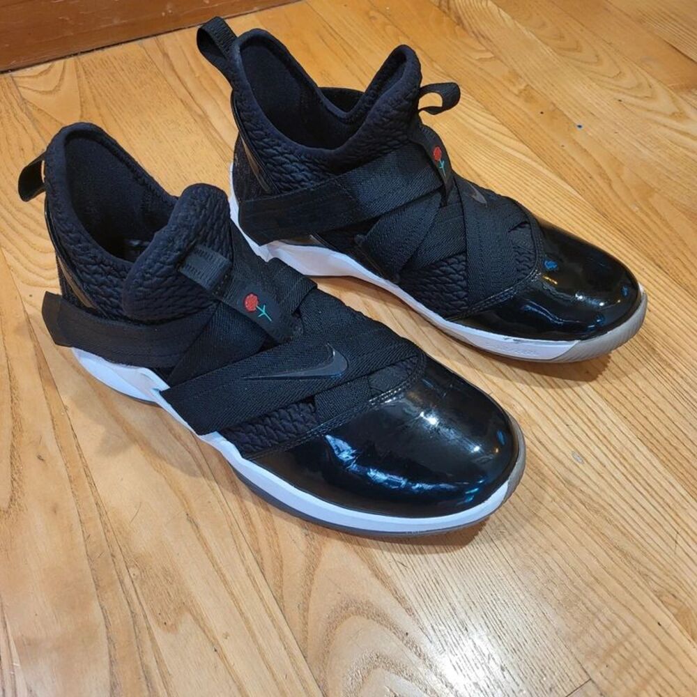 Nike LeBron Soldier XII Roses GS 7Y Women’s 8.5 Black White Basketball Shoes